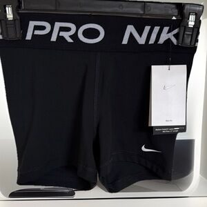 Nike Pro Shorts 5” Women’s Shorts Size XS New With Tags. Will take offers